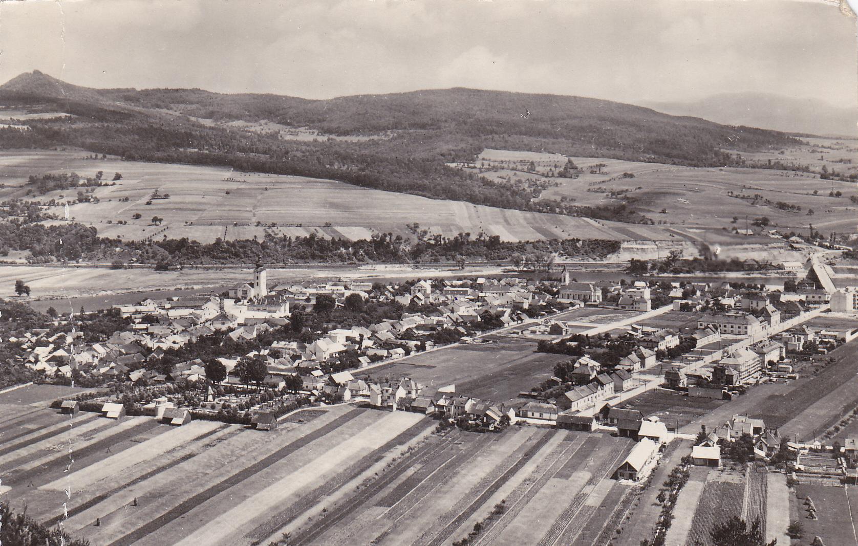 Pohľad na Púchov z Lachovca v r. 1946