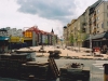 Dokončovanie výstavby pešej zóny (Moyzesovej ulice) v Púchove kladením dlažby v lete 2006