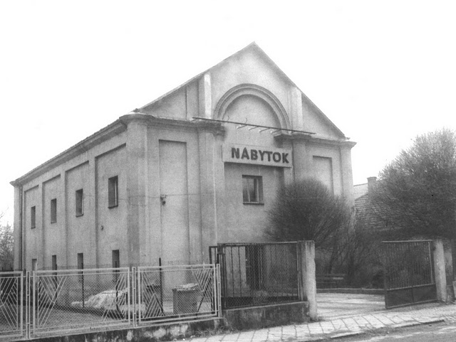 Predajňa nábytku v budove synagógy (cca 80. roky 20. storočia)