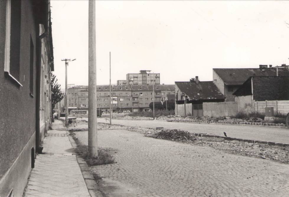 Asanácia Hollého ulice s vybudovaním parkoviska na "Rožáku" v roku 1972. Za fotografiu ďakujeme pani Kršjakovej!