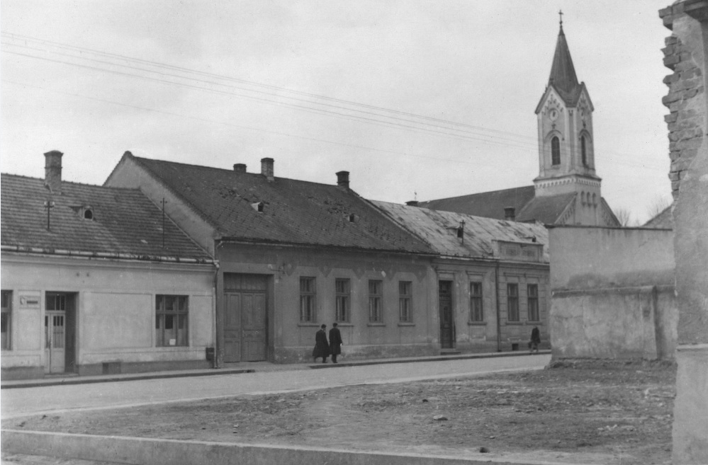 Križovatka Hollého a Moravskej ulice v polovici 20. storočia