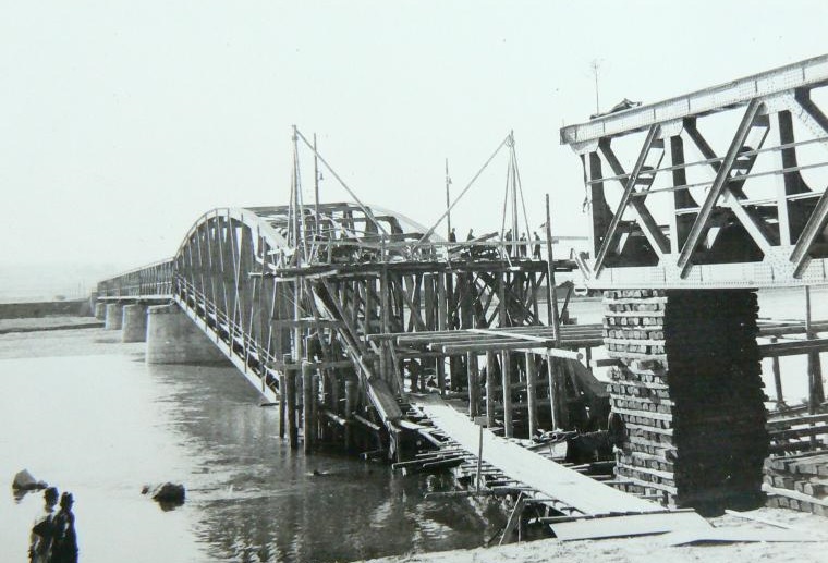 Obnova železničného mosta na trati gen. Štefánika pri Púchove po druhej svetovej vojne
