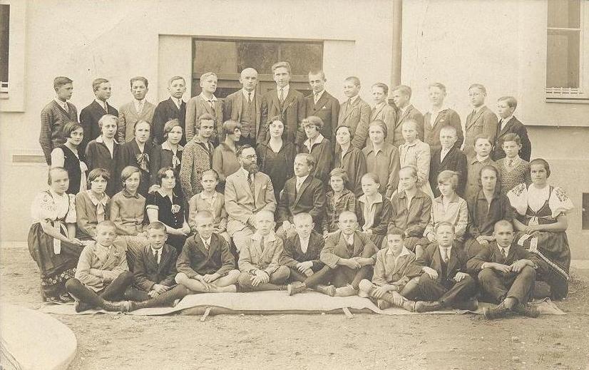 Školská fotografia z Púchova z r. 1928