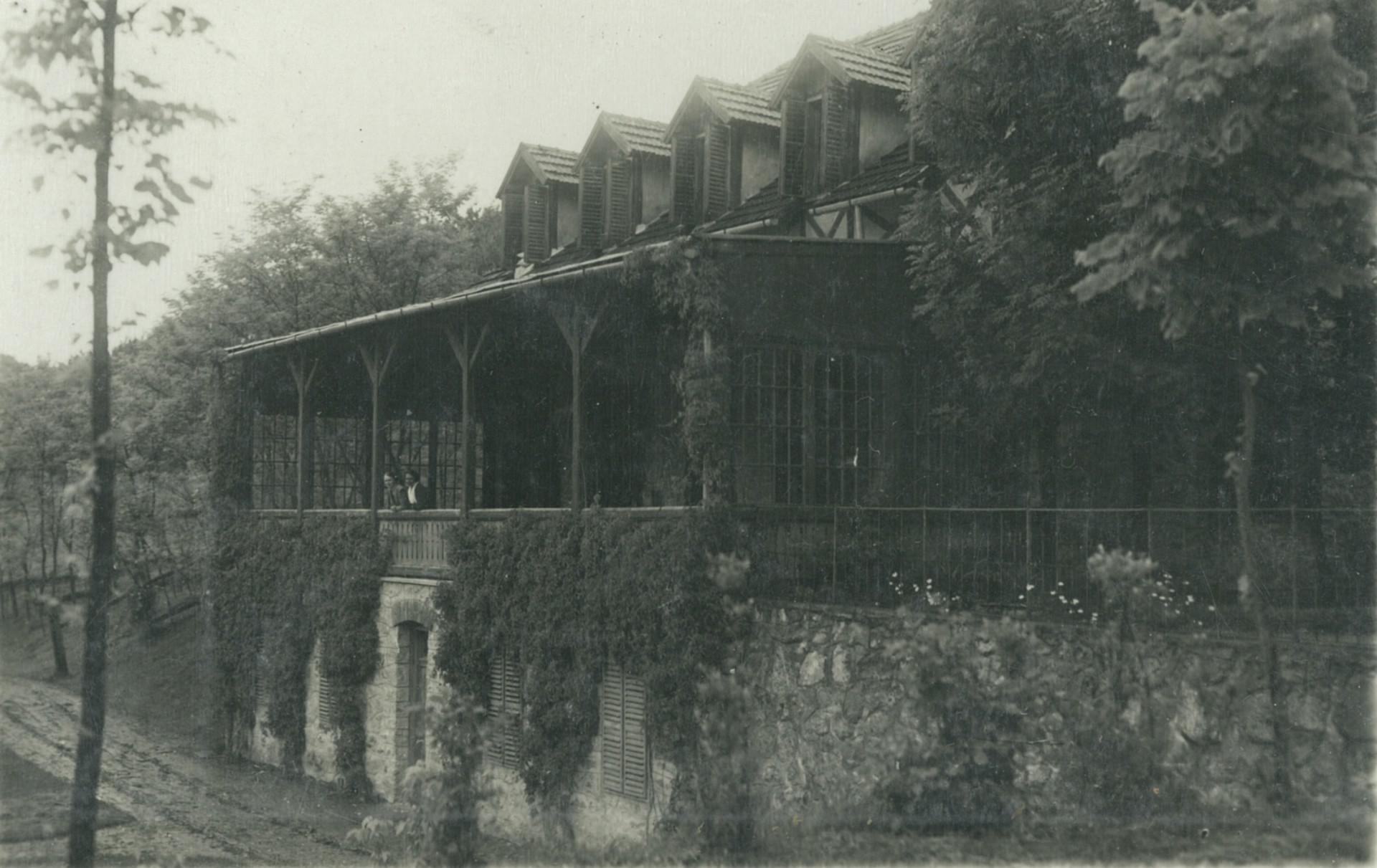Hotel Fojtík v Beluš. Slatinách v roku 1927