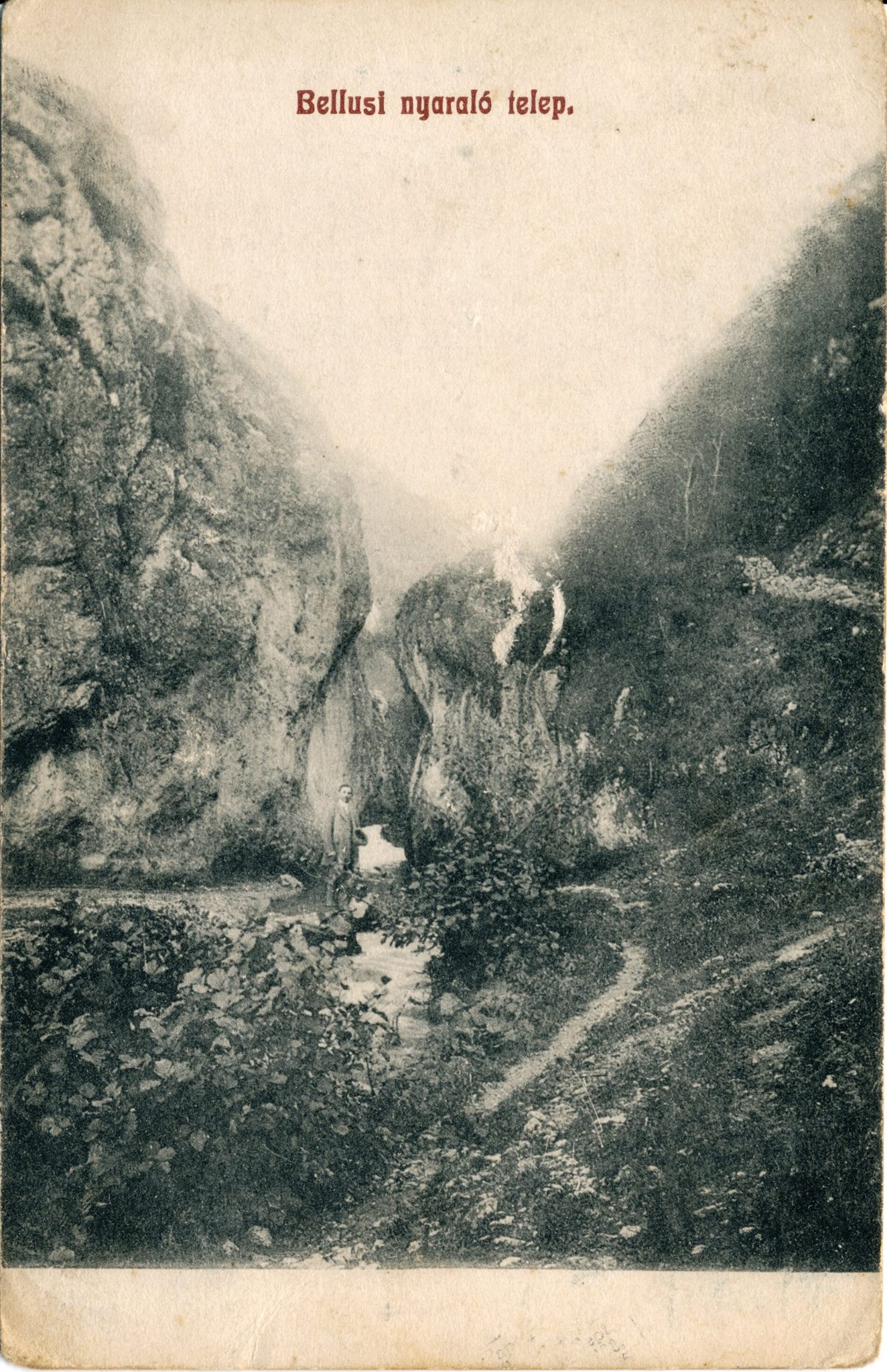 Tzv. kamenné vráta medzi Belušskými Slatinami a Mojtínom v roku 1918