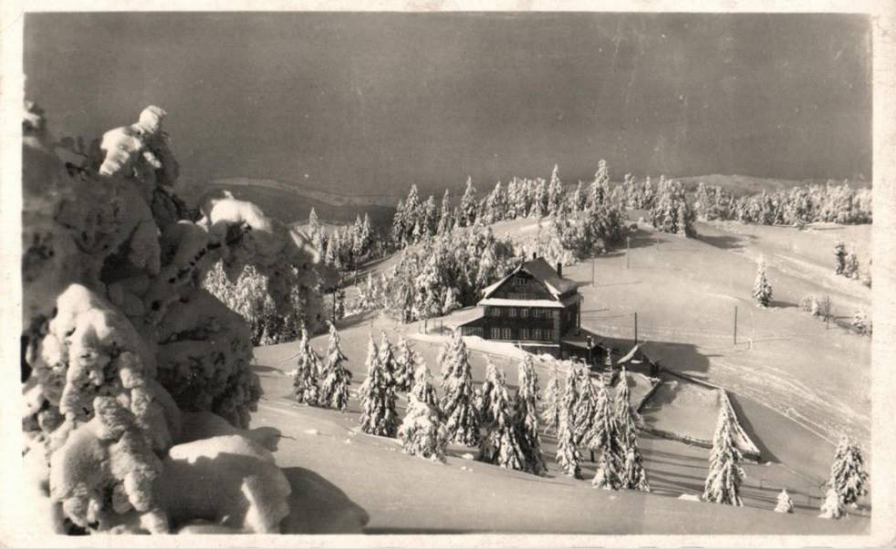 Chata Portáš  na hrebeni Javorníkov v 40. rokoch 20. storočia