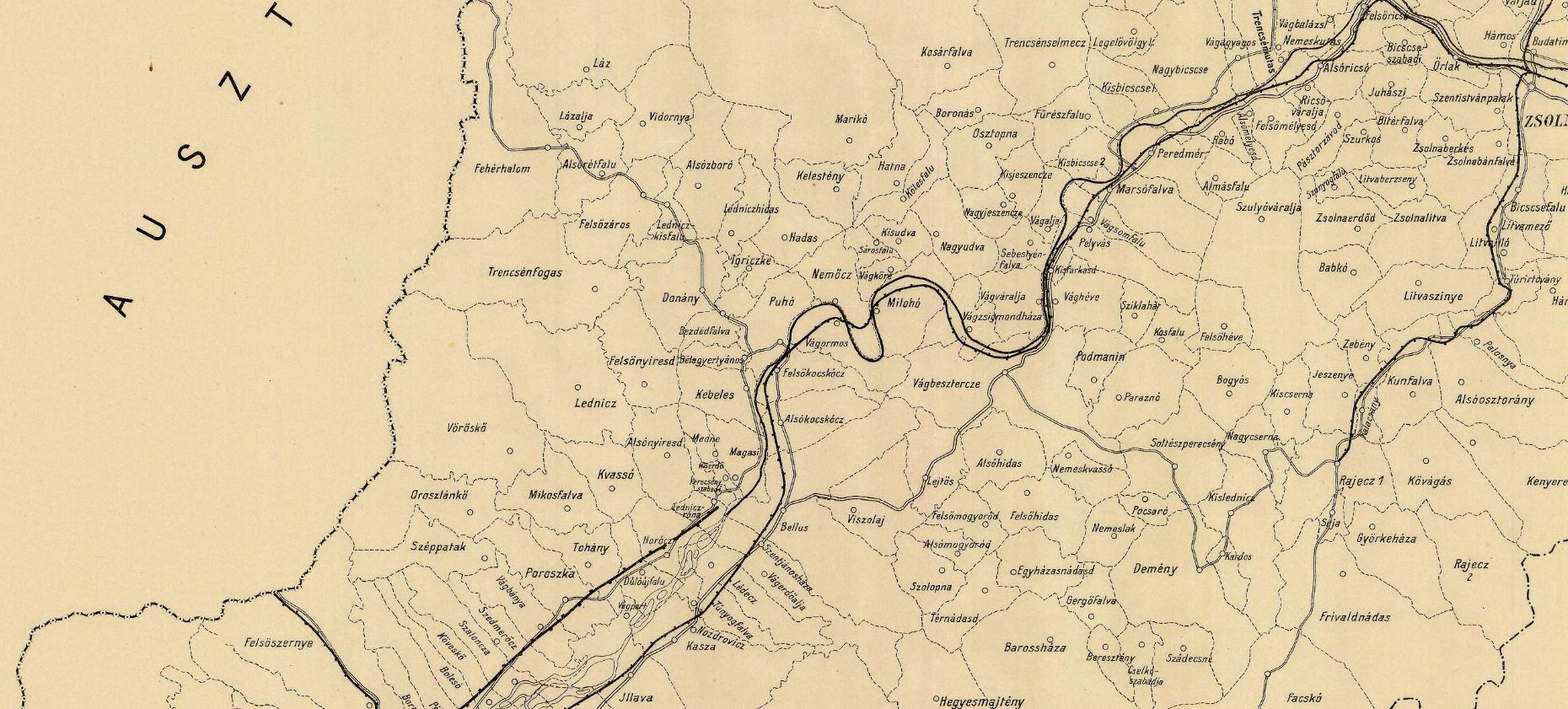 Mapa zachytila v roku 1912 katastrálne územia jednotlivých obcí v oblasti (s pomaďarčenými názvami) a zvýraznenú pôvodnú železničnú trať popri rieke Váh.