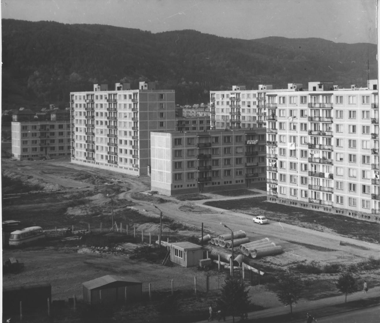 Ulica Budovateľov, resp. dnešná Gorazdova a z nej ďalšie "vybiehajúce ulice" pri výstavbe v roku 1974