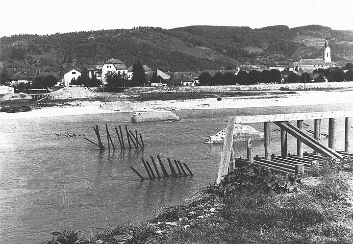 začiatok stavby nového mostu 1945