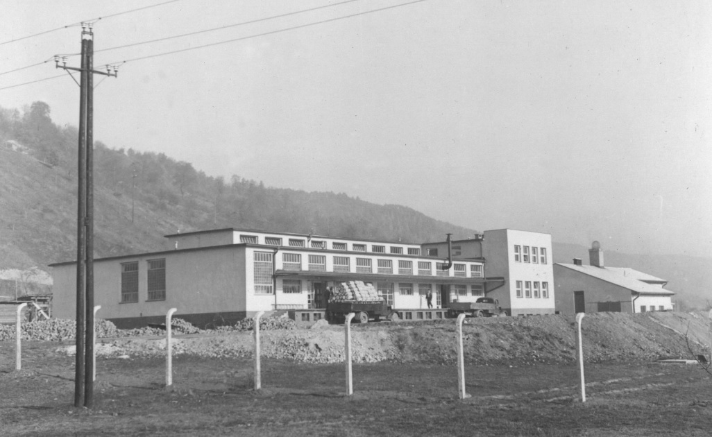 Púchovské mliekarne v 50. rokoch 20. storočia, krátko po otvorení