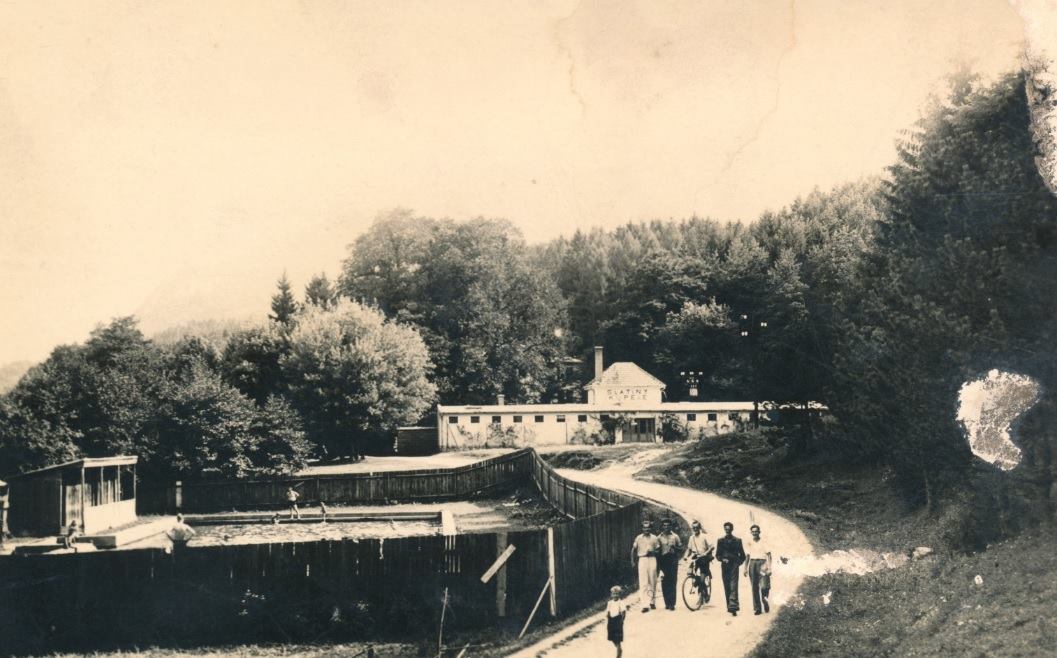 Fotografia kúpeľov v Belušských Slatinách v 1. polovici 20. storočia