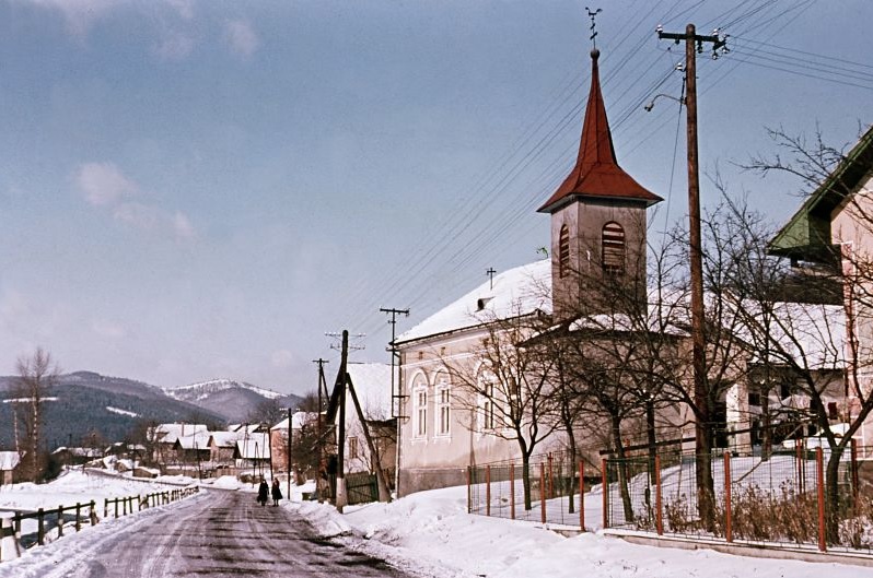 Farebná fotografia obce Dohňany v zime r. 1964 (www.dohnany.sk)