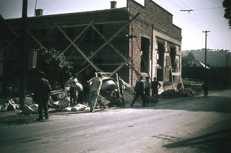 Prestavba Kultúrneho domu v Dohňanoch v r. 1964 (www.dohnany.sk)