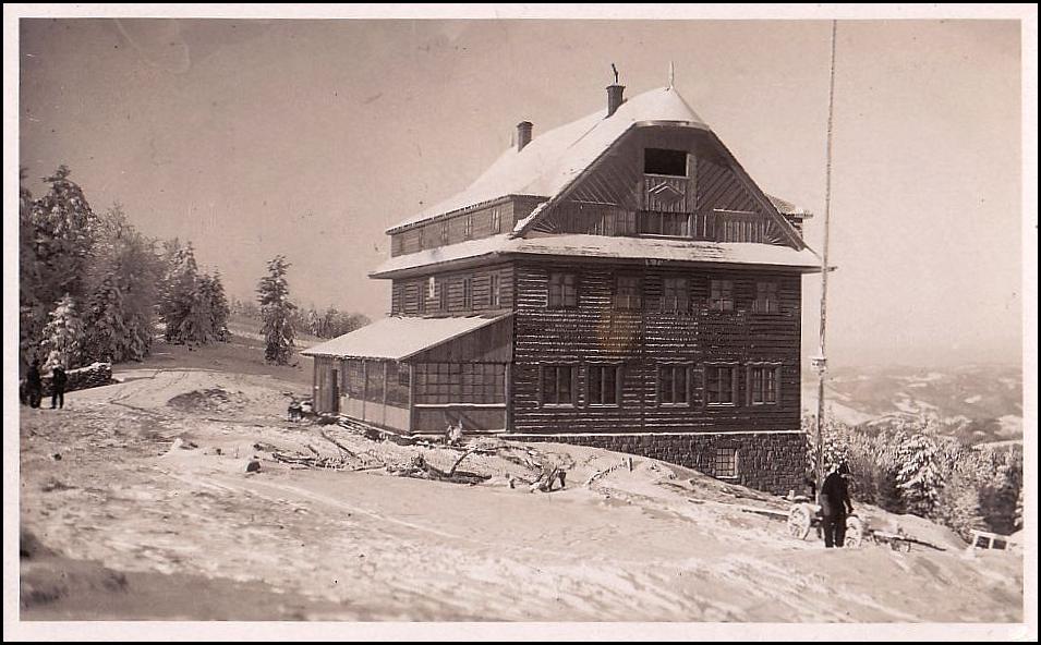 Chata Portáš na hrebeni Javorníkov v zime roku 1933