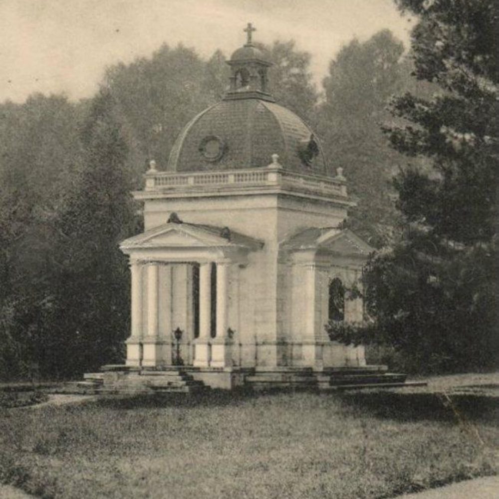 556290_233832553396401_1115329130_n